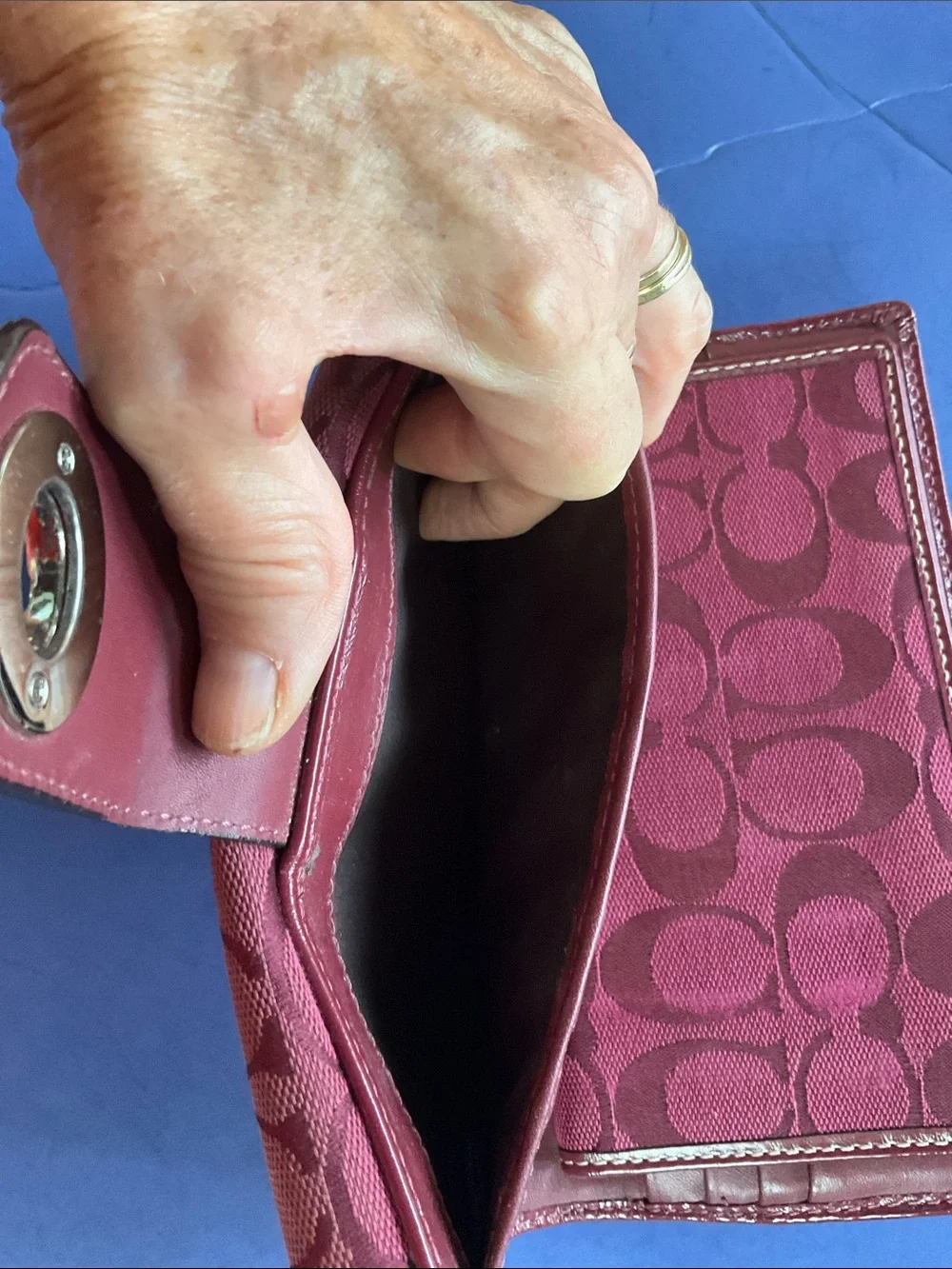 Vintage Y2k Coach turnlock wallet GUC